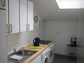 Küchen-Komfort: Neben Spülmaschine und Mikrowelle hat die D402 auch eine eigene Waschmaschine.