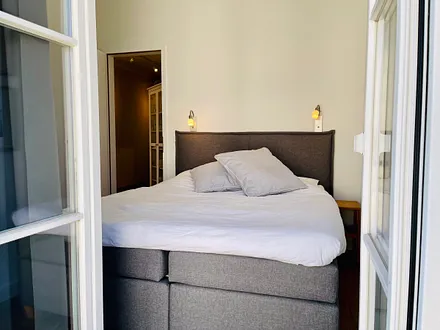 Schlafzimmer mit Boxspringbett 160x200 cm 