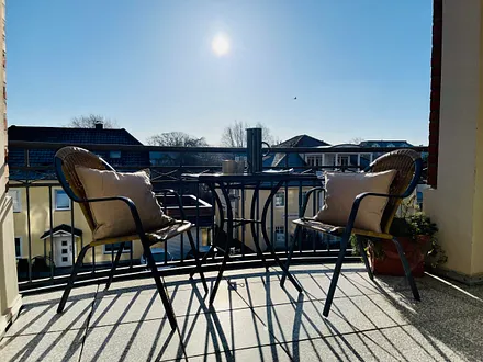 GOOD MORNING!! Bei Sonnenschein in der windgeschützten Loggia in den Urlaubstag starten! 