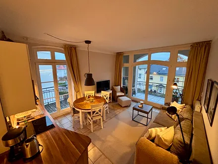 Der Blick vom Flur in den schönen, gemütlichen Wohnbereich