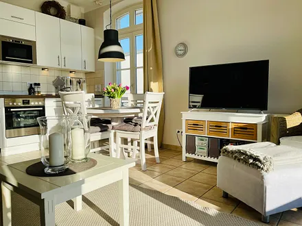 TV mit NETFLIX und amazonPRIME Zugang (pers. Zugangsdaten werden benötigt)