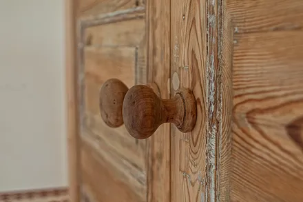 Trotz alter Türen keine Motten im Kleiderschrank - Ferienwohnung 2 - Villa Amelie - Binz auf Rügen