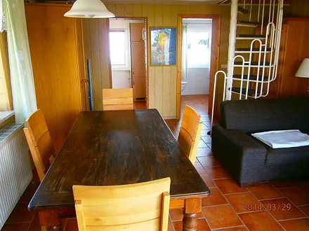 Wohnraum mit Sitzgruppe grosse Terrassentür