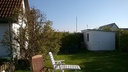 Gartensauna mit Kaltwasserdusche,Benutzung nach Absprache mit dem Vermieterund gegen Gebühr