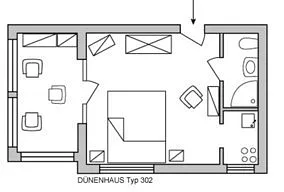 Der Wintergarten ist ein abgetrenntes halbes Zimmer mit Essplatz. Die Kochnische mit Herd und Backofen ist ebenfalls separat.