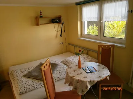 Stühle mit kl.Esstisch