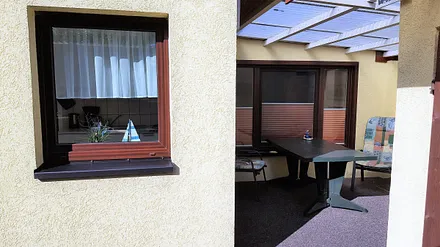 überdachte Sitzecke