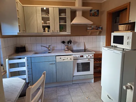 Einbauküche mit Spülmaschine