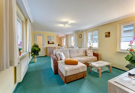 Wohnzimmer mit Eckcouch 