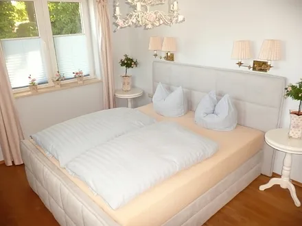 Schlafzimmer mi Boxspringbett (Liegefläche 180 cm x 200 cm)