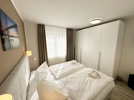 helles und freundliches Schlafzimmer