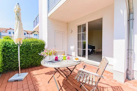 bestuhlte Terrasse in ruhiger Lage