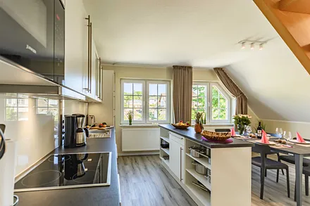 Küchenzeile mit Ceranfeld