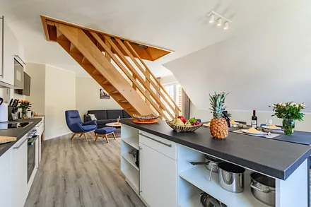 Küchenzeile mit allem was benötigt wird