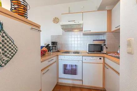 komplett eingerichtete Küchenzeile