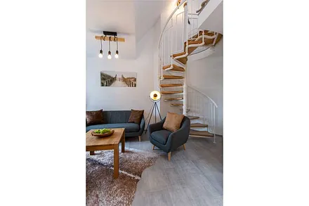 Wendeltreppe zur Galerie