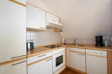 komplett eingerichtete Küchenzeile