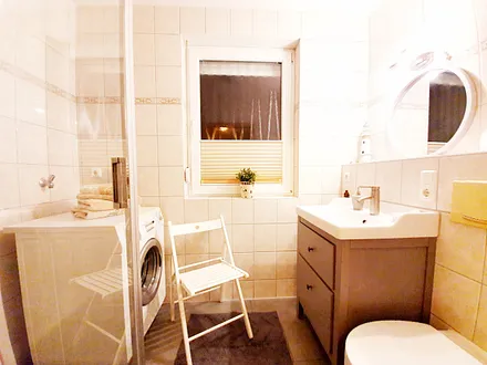 Bad (im Frühjahr 2020 umgebaut /erneuert)