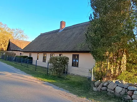 Grundstück auf der Straßenseite