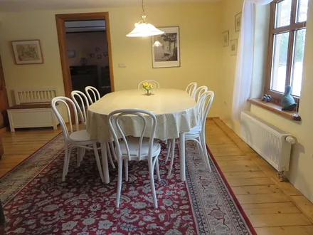 Eßplatz im Wohnzimmer