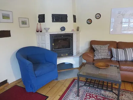 Wohnzimmer mit Kamin