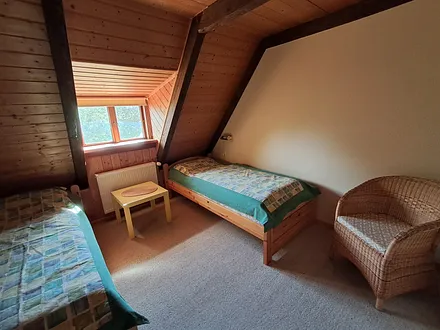 gemütliches Schlafzimmer unterm Reetdach