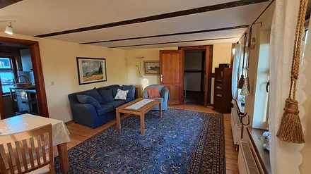 Couchecke zum Entspannen mit Blick in den Garten