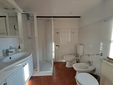 Badezimmer mit WC, Duche und Bidet