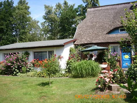 Südseite der Ferienwohnung (weißer Anbau)