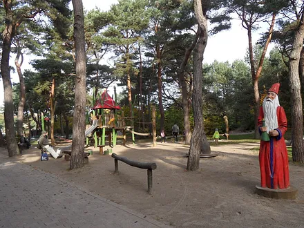 ..leuchtende Kinderaugen..der Spielplatz in Karlchens Wald