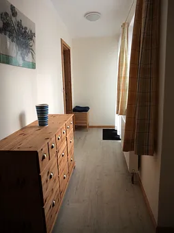 Flur zu Schlafzimmer 2 und Terrasse