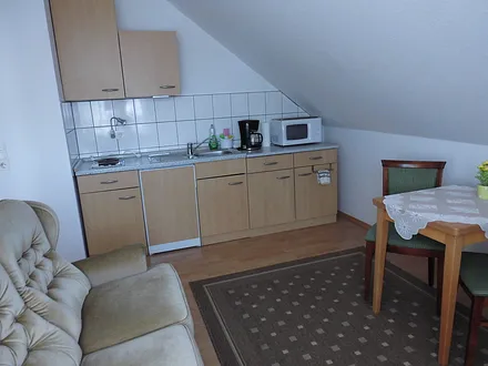 Wohnraum mit Küchenzeile