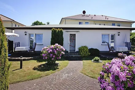 Frontansicht Bungalow 3 und 4
