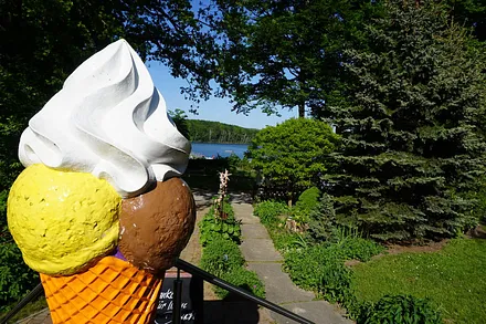 5 Gehminuten Eiscafe am See