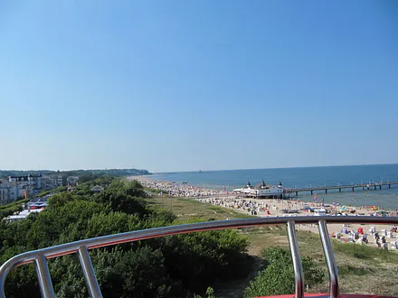 Blick auf die Ahlbecker Seebrücke von einem Riesenrad