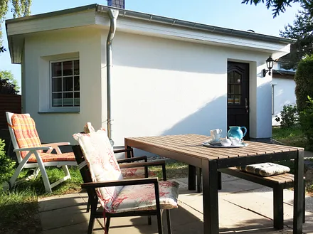 Außenansicht Ferienwohnung "SeeRosen". Hier im Bild die Westterrasse.