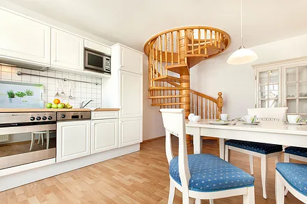 Hier im Bild die Wendeltreppe zum Wohnzimmer.