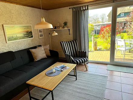 Wohnraum mit Schlafcouch für eine Aufbettung