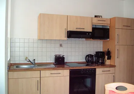 Küche mit Sitzecke , GS, Cerankochfeld, Mikrowelle, Backofen, Kühlschrank