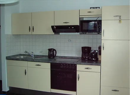 Küche mit Sitzecke , GS, Cerankochfeld, Mikrowelle, Backofen, Kühlschrank