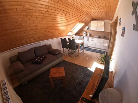 Wohnzimmer mit Küche, WLAN und TV