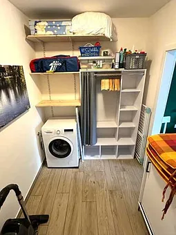 Abstellraum mit Waschmaschine