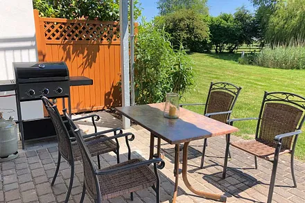 Die Süd-Terrasse mit Gasgrill