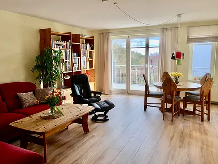 WZ mit Essbereich, zwei Balkons