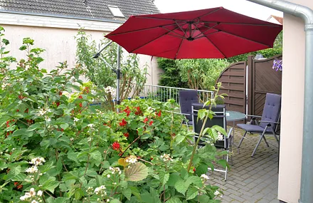 Sonnenschirm auf der Terrasse 