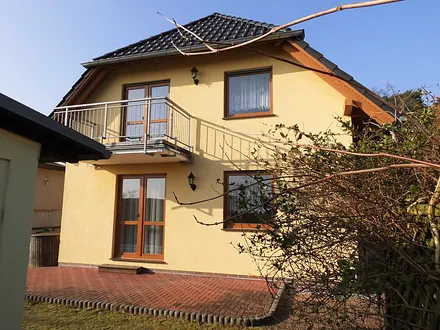 Ferienwohnung 3 im Obergeschoss mit Balkon ( Südseite )