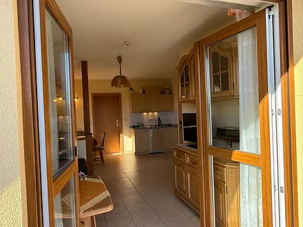  Innenansicht des Wohnbereiches vom Balkon aus 