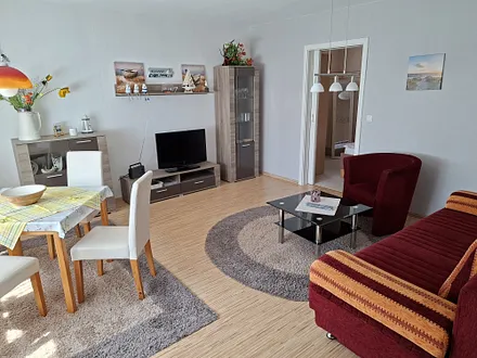 Wohnzimmer mit Essbereich