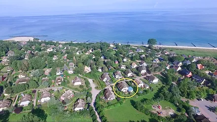 ca. 300 m zum Strand