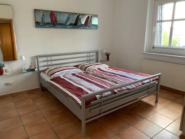 Schlafzimmer mit Doppelbett(1,8 x 2 m)
